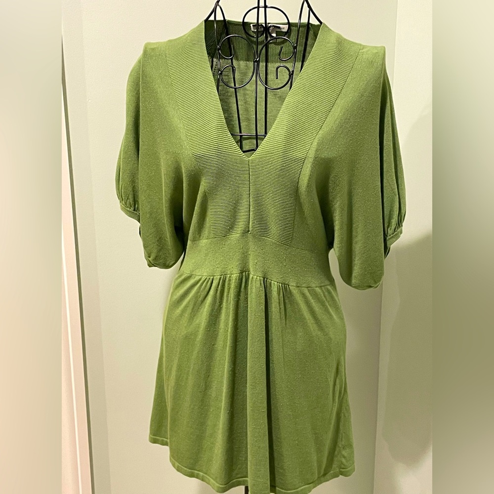 Green short sleeve top